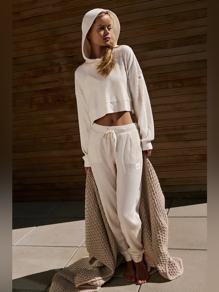 Alo Yoga Muse Set